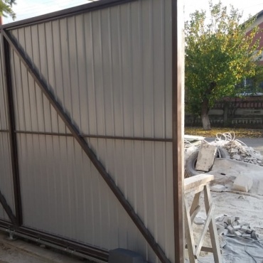 Роликовые ворота откатные из профлиста 2200x1600
