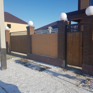 Консольные откатные ворота с калиткой 3000x2250