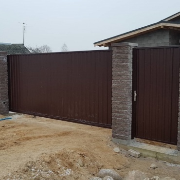 Ворота с калиткой откатные с автоматикой 3500x2500